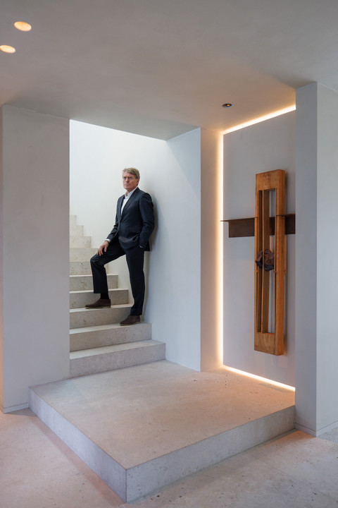 prevv_7.jpg-portrait