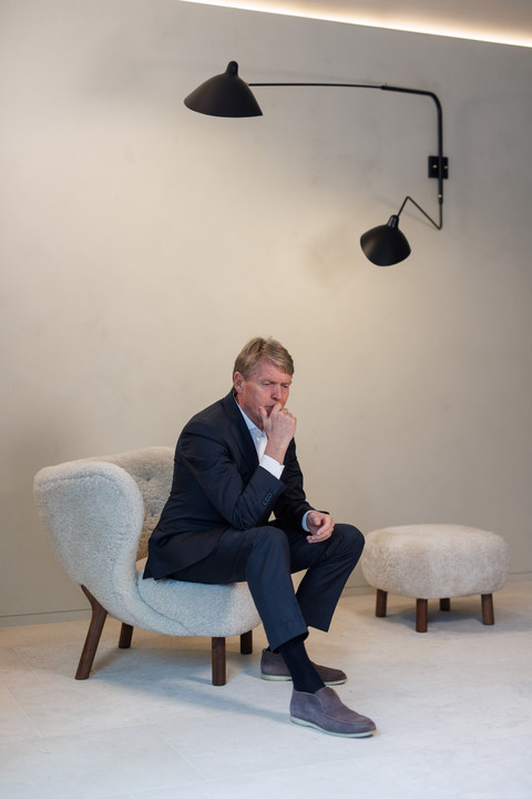 prevv_9.jpg-portrait